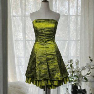 Vintage Cache Strapless Green Open Back Tiered Size 6 Spring Wedding Guest Dress